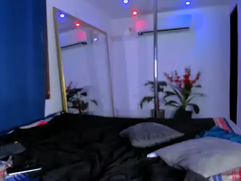 Fernanda_brown18's web cam