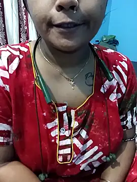 Naughty-Chaaya's cam snapshot