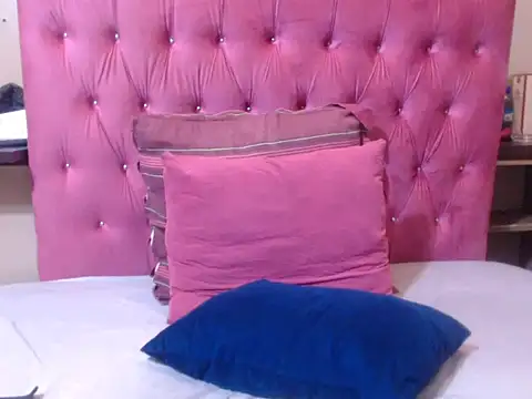 HUGE_BUSTY_EBONY's cam snapshot