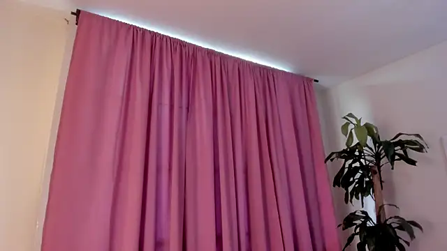 Emmaa_Queen_'s cam snapshot