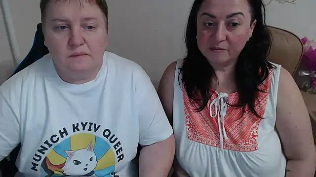 Bertie_Adeline's cam snapshot