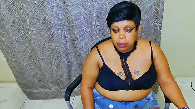 THESHORTQUEEN live sex cam
