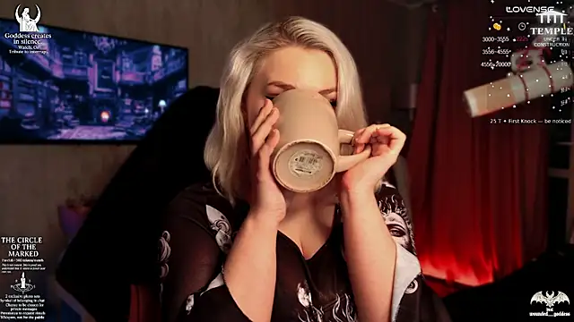 Wounded_Goddess_ live sex cam