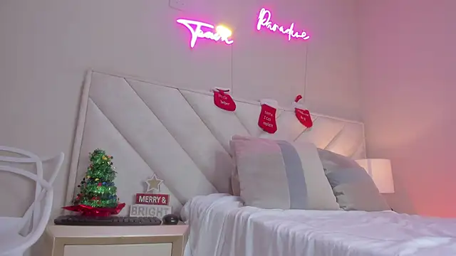 _emily__st's cam snapshot