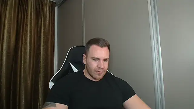 Thori92 live sex cam