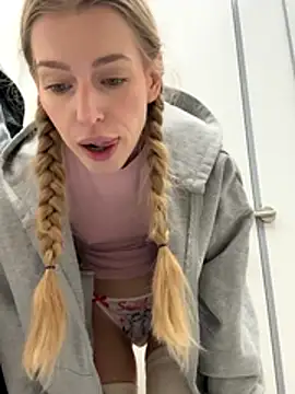 kira_mia live sex cam