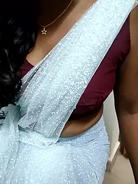 Tamilmallu-duskygirl03's cam snapshot