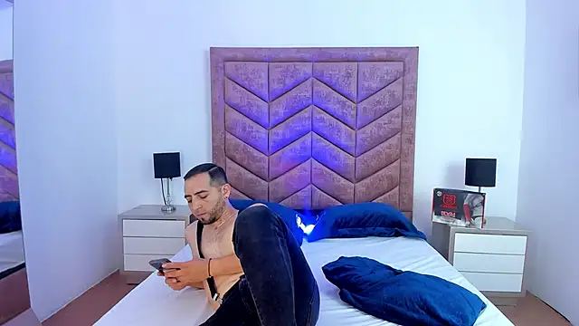 Lushian_Luna's cam snapshot