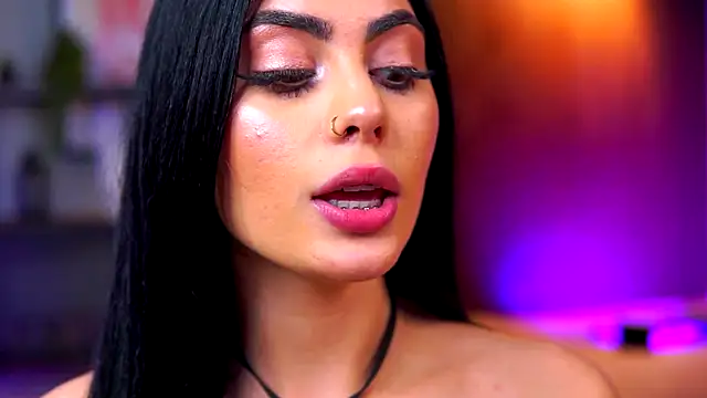 RavennaDArcy live sex cam