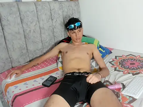 Andycillo live sex cam