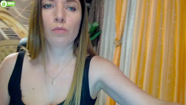 Sweet___Amelia live sex cam