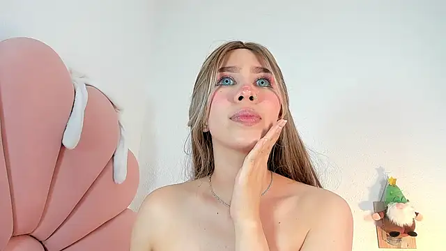 madeliin_clerk live sex cam