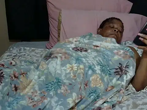 bigsexymama2's cam snapshot