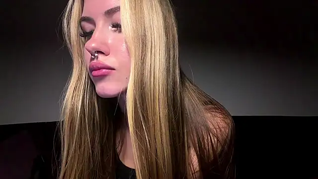 Humble_Peach's cam snapshot