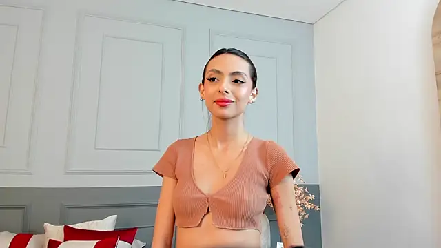 ZaraLuuv live sex cam