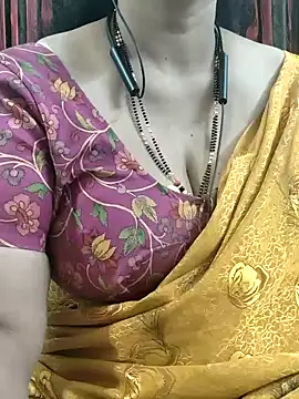 bhuvana_555's cam snapshot