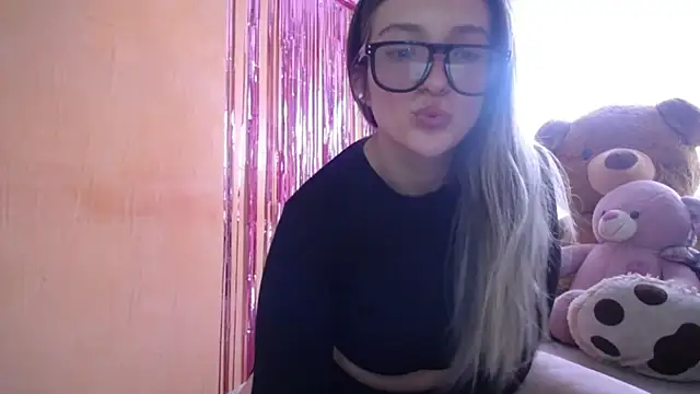 miss_lilieth's cam snapshot