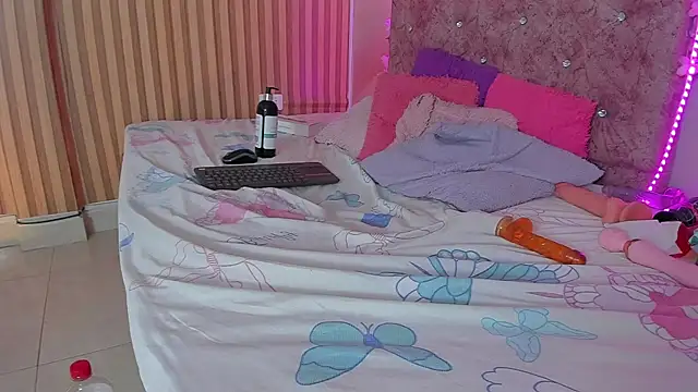 Mila_grace_'s cam snapshot