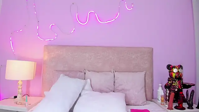 EmaRae1499's cam snapshot