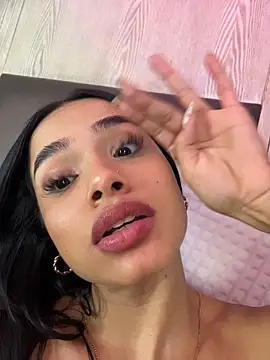 Bella_Smiith_'s cam snapshot