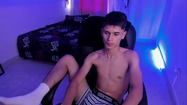 Aron_Boyy's cam snapshot