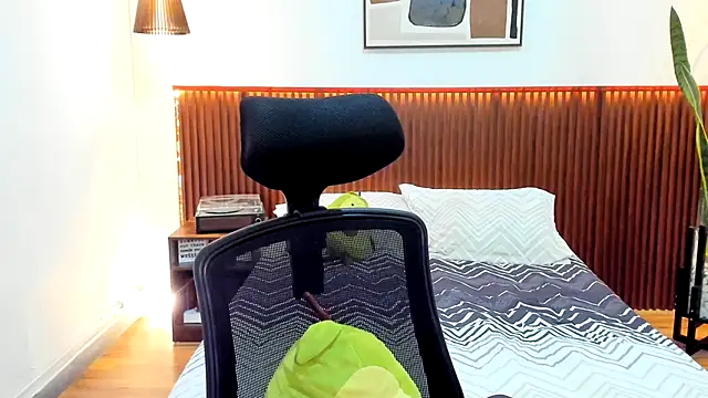 KatherineBond's cam snapshot