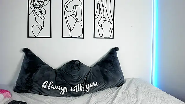 RubyPirsso18's cam snapshot