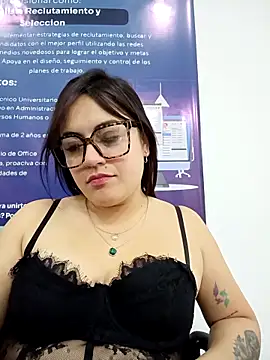 Lesly_10-'s cam snapshot