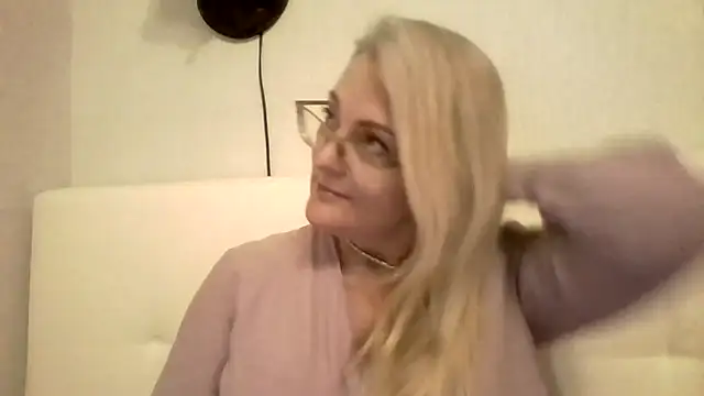 Emilia787's cam snapshot