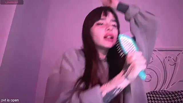 xx_lily's cam snapshot