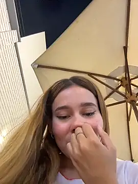 Lezy_'s cam snapshot