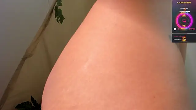 Ariella_Ruiz's cam snapshot