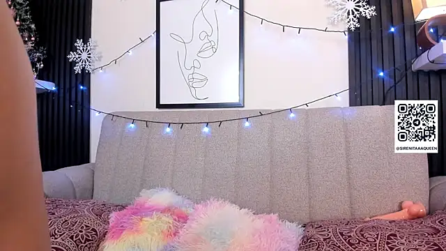 Sirenita_petitexoxo's cam snapshot