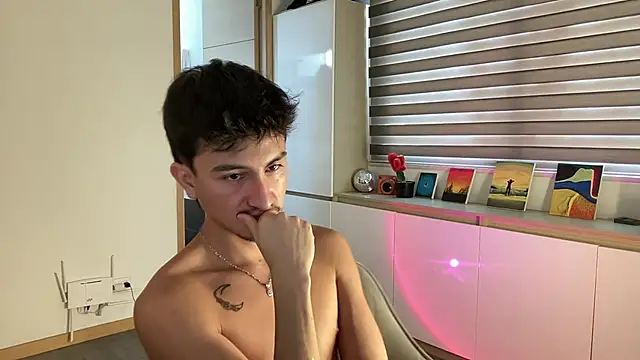 sweettaaron01 live sex cam