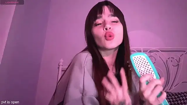 xx_lily's cam snapshot