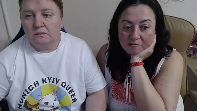 Bertie_Adeline's cam snapshot