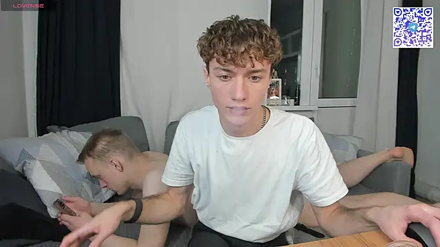 Kevin_Young_Cat live sex cam