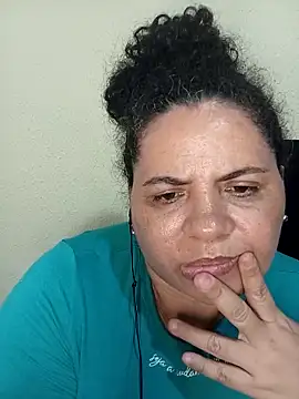 Ravena2290 live sex cam