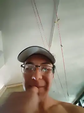 ianyoung18 live sex cam