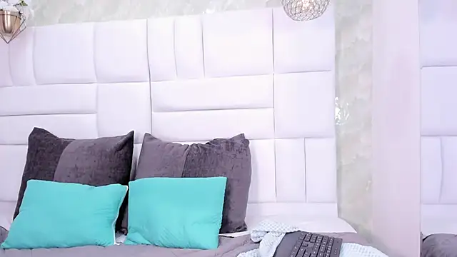 keylaa_33's cam snapshot