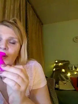 TsPostophere live sex cam