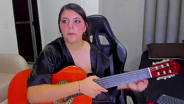 Charlotte-Star's cam snapshot