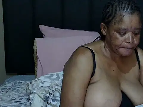 bigsexymama2's cam snapshot