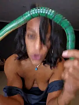 Goldenlace live sex cam