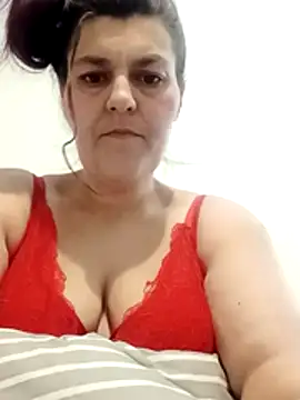 Curvy-Essex-Milf's cam snapshot