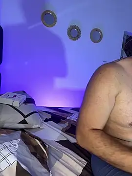 Thyler_and_valerio's cam snapshot