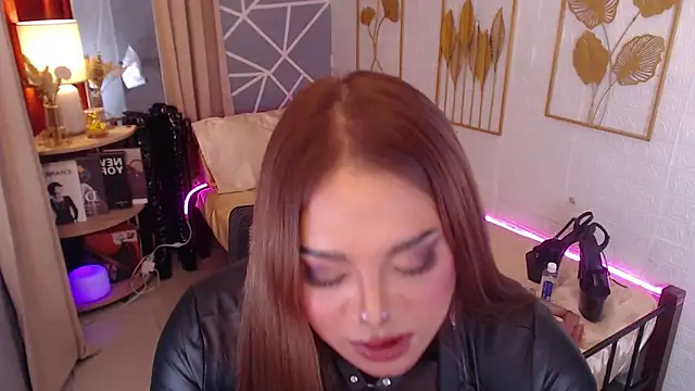 HorseCockIvy live sex cam