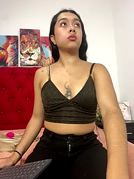 SweetLatiin_'s cam snapshot