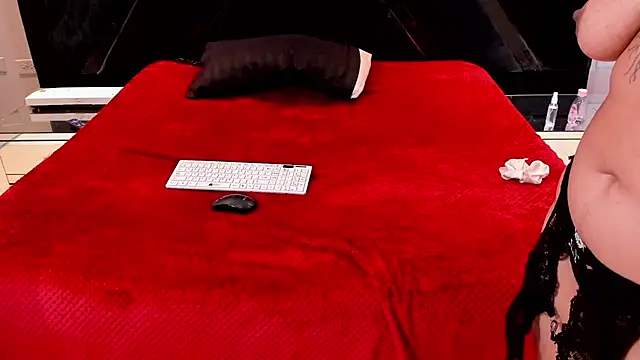 LucasandSasha's cam snapshot