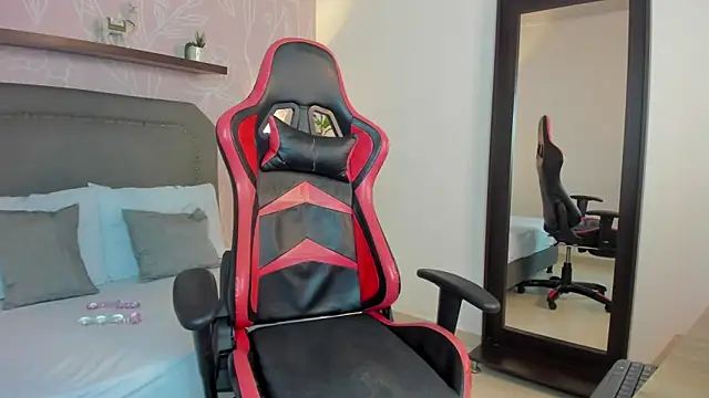 madison_saenzz's cam snapshot